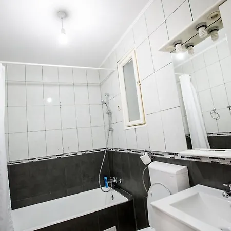 Spacious View With Balcony * Boekarest