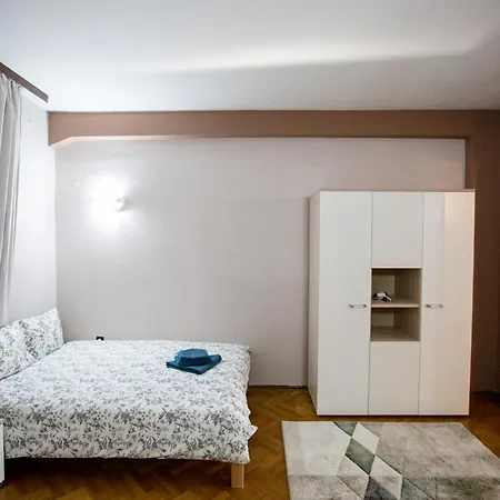 Apartment Spacious View With Balcony Bucharest