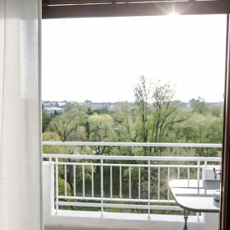 Spacious View With Balcony 布加勒斯特