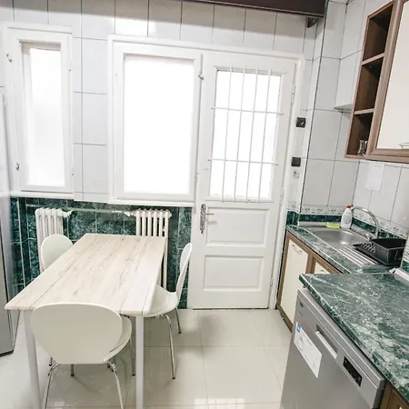 Spacious View With Balcony Διαμέρισμα *