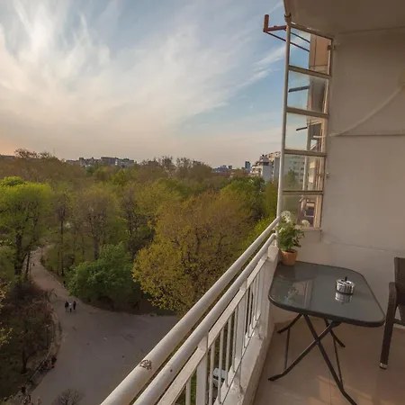 Spacious View With Balcony *