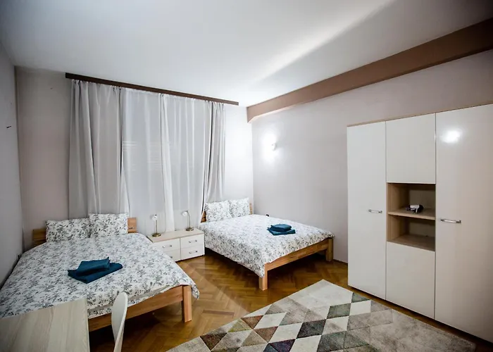 Spacious View With Balcony Appartement Boekarest