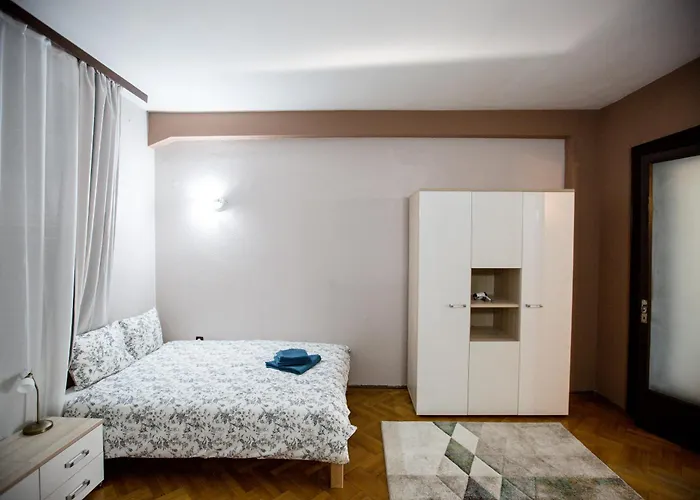 Appartement Spacious View With Balcony Boekarest