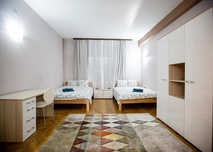 Spacious View With Balcony * Boekarest