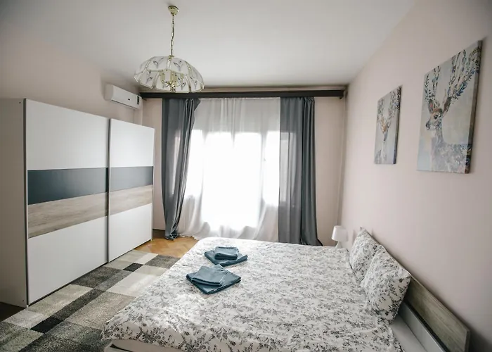 Spacious View With Balcony Apartman