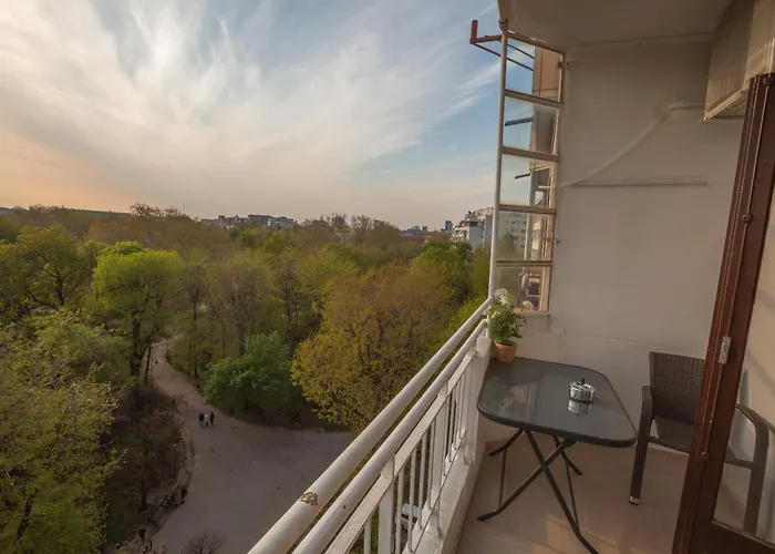 Spacious View With Balcony *