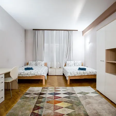 Spacious View With Balcony * Bucureşti